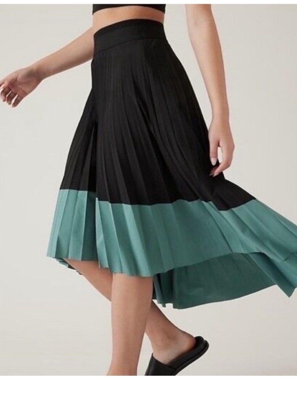 Athleta Swing Forward Black
Colorblock Pleated Midi Skirt Black - Picture 2 of 5